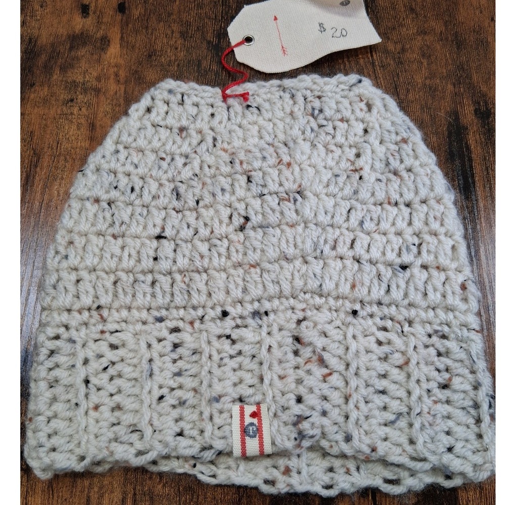NWT Handmade Crochet Ponytail Beanie Oatmeal Cream Tweed Messy Bun Hat Heart Tag